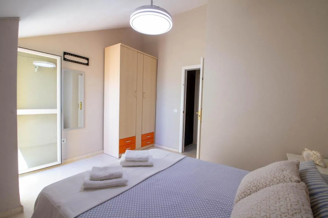 מאלגה A View Of The Beach Duplex